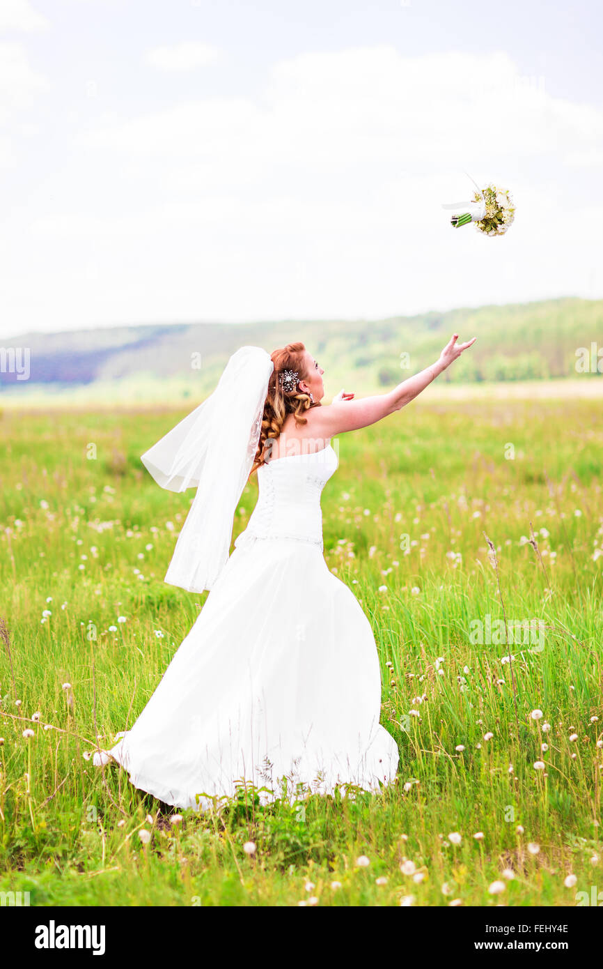 Bouquet wedding toss hires stock photography and images Alamy