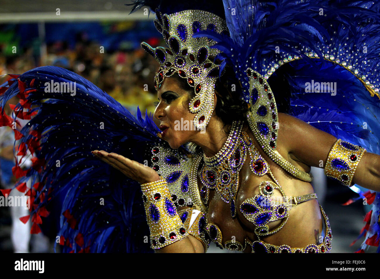 Rio De Janeiro, Brazil. 7th Feb, 2016. A dancer takes part in a parade during the Rio de Janeiro Carnival, at the Marques de Sapucai Sambadrome in Rio de Janeiro, Brazil, on Feb. 7, 2016. Credit:  Marcos Arcoverde/AGENCIA ESTADO/Xinhua/Alamy Live News Stock Photo