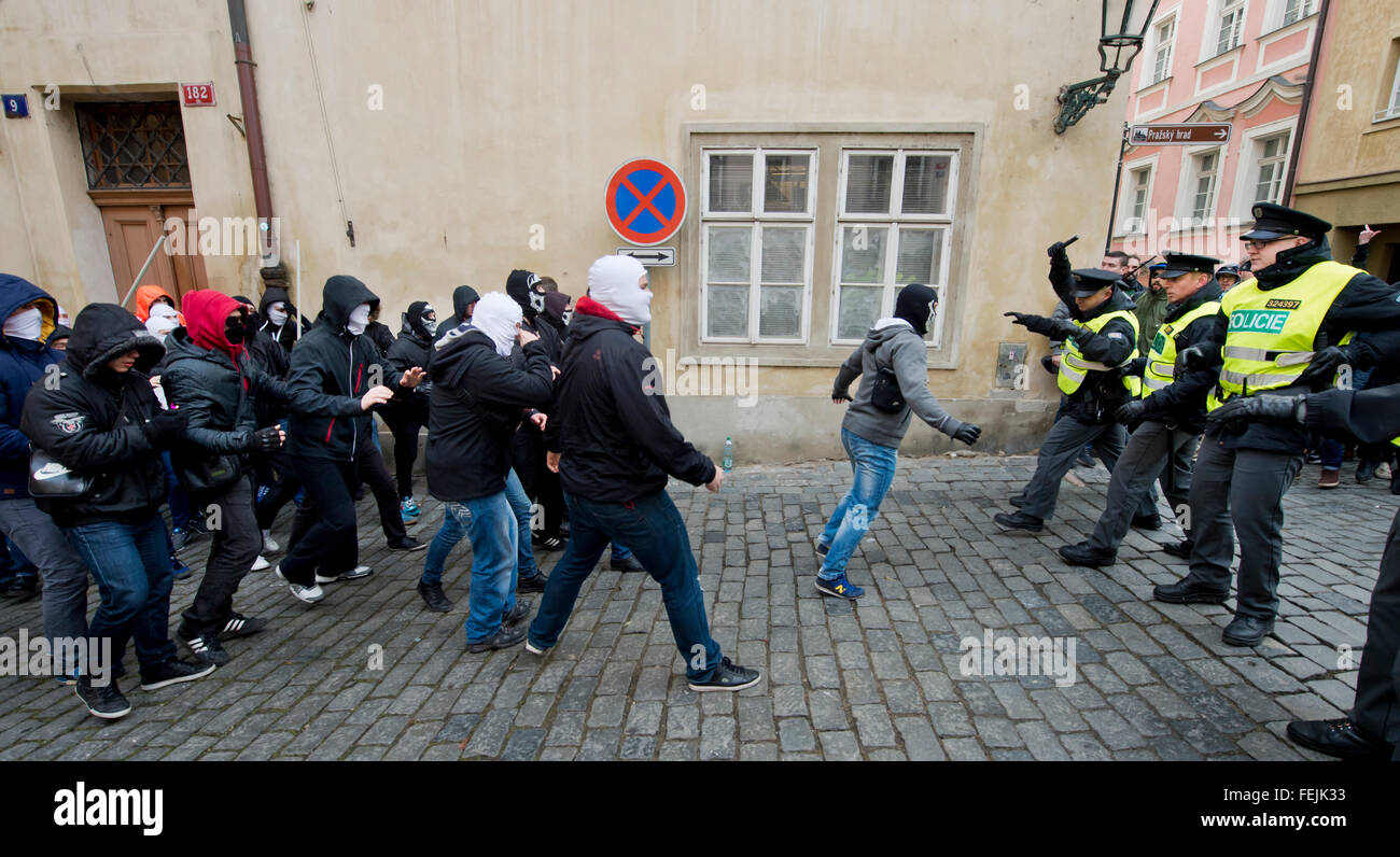 Prague, Czech Republic. 06th Feb, 2016. Police stands in Thunovska street  in Prague, Czech Republic, February 6, 2016 to separate demonstrations of  supporters (right) and opponents (left) of refugees. © Vit Simanek/CTK