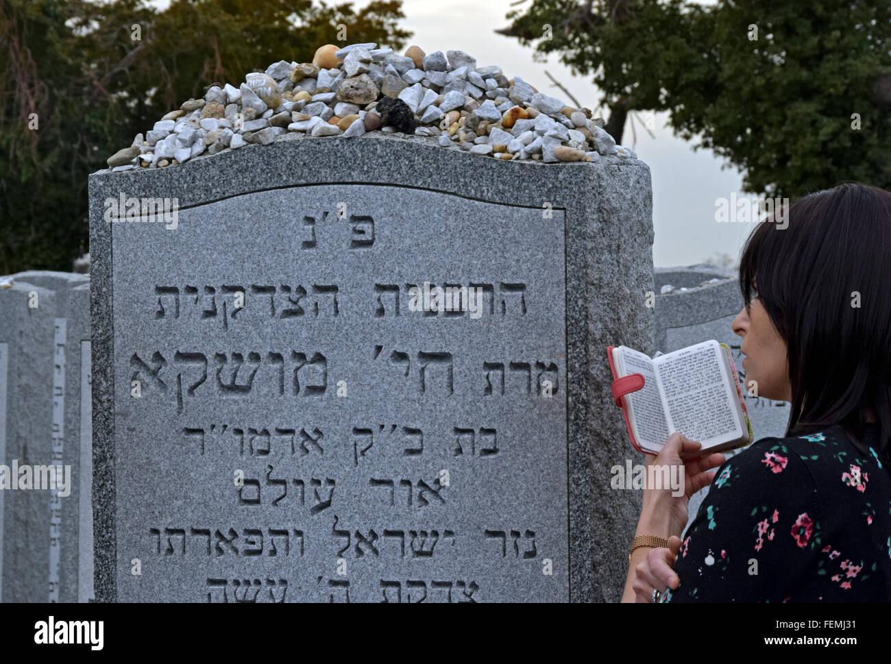 Woman headstone hi-res stock photography and images - Alamy