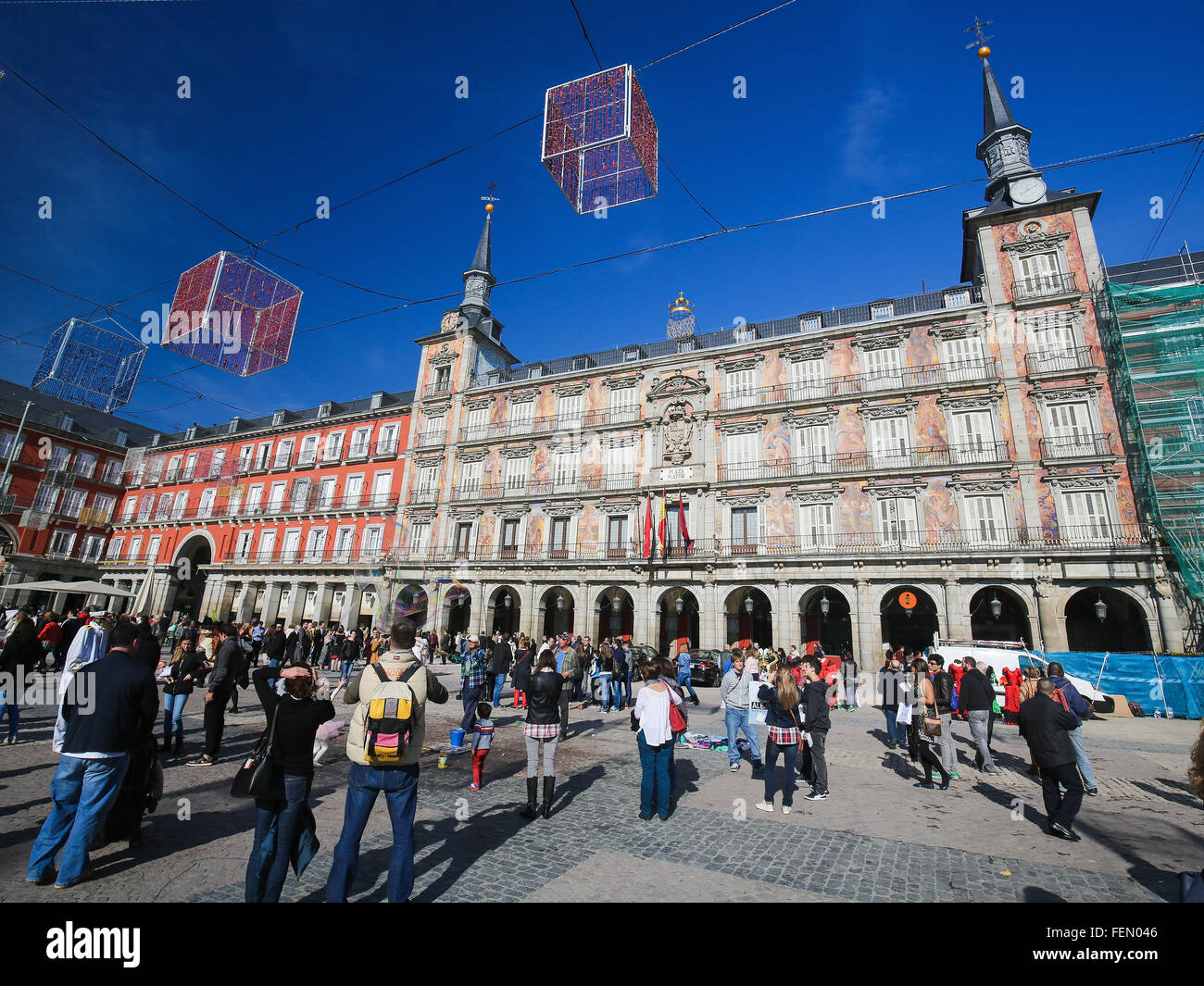 madrid-spain-november-14-2015-plaza-mayor-with-the-casa-de-la