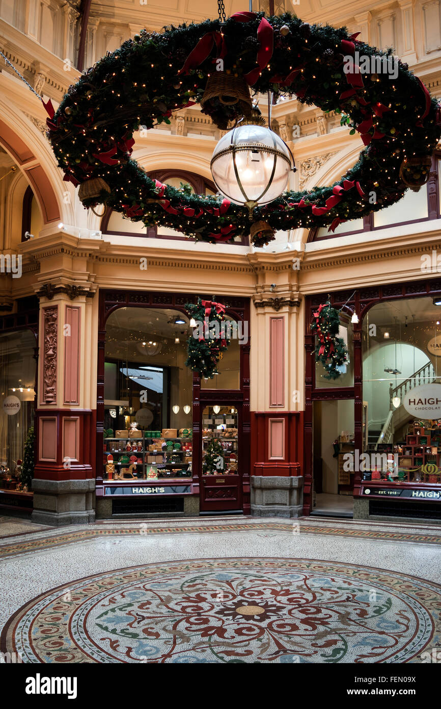 Royal christmas decorations hires stock photography and images Alamy