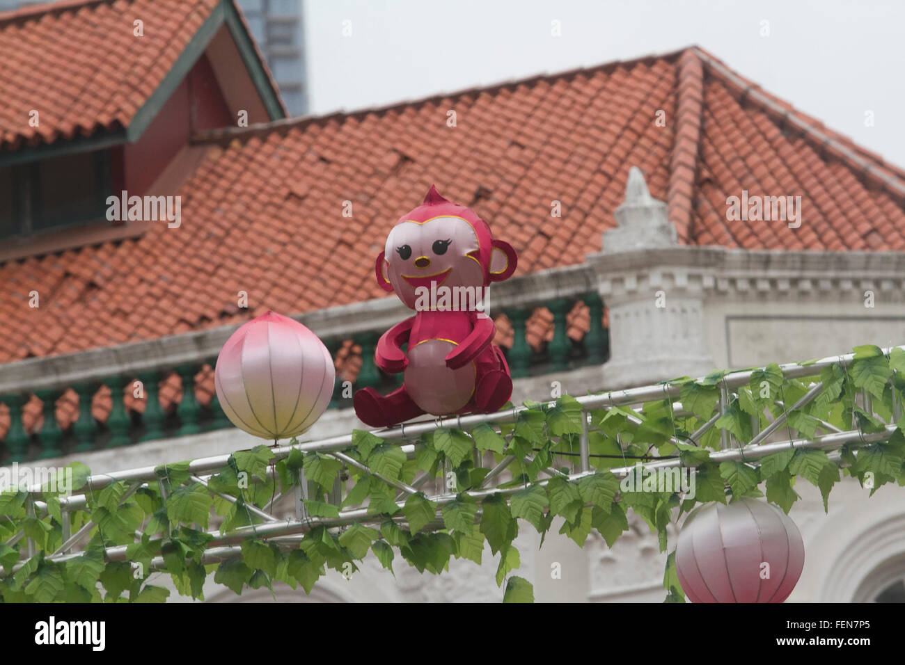 Singapore. 8th February 2016. Chinatown is decoarated with lanterns shaped as Monkey as the Chinese community in Singapore celebrates the first year of the Lunar year Credit:  amer ghazzal/Alamy Live News Stock Photo