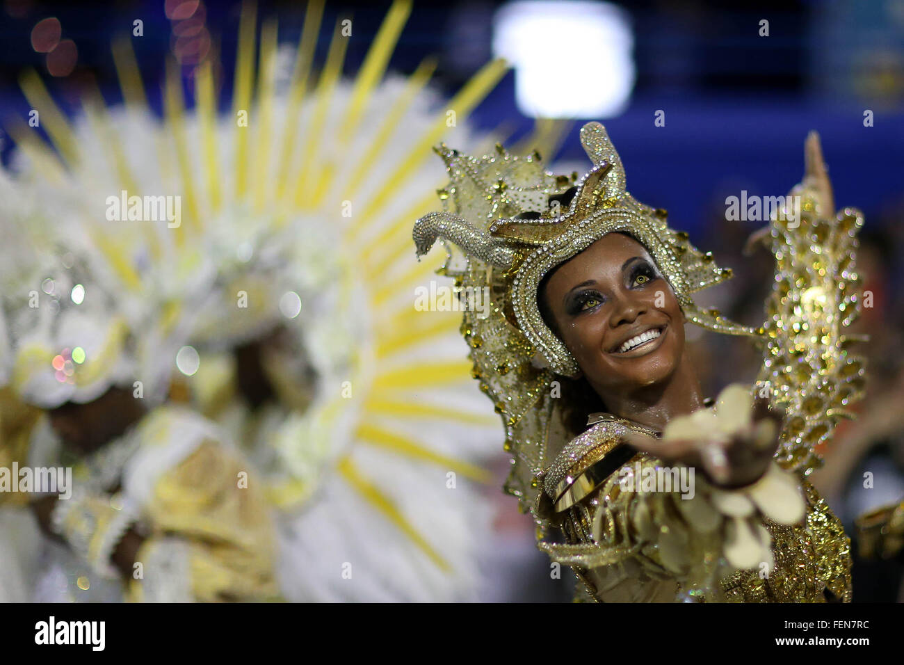 Rio De Janeiro, Brazil. 7th Feb, 2016. A dancers takes part in a parade during the Rio de Janeiro Carnival, at the Marques de Sapucai Sambadrome in Rio de Janeiro, Brazil, on Feb. 7, 2016. Credit:  Marcos Arcoverde/AGENCIA ESTADO/Xinhua/Alamy Live News Stock Photo
