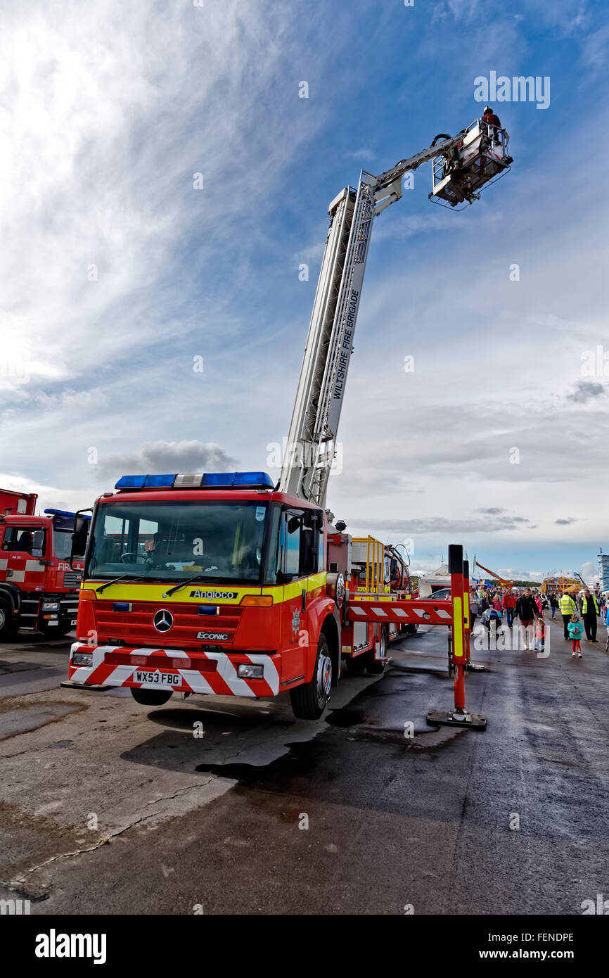Aerial platform fire truck hires stock photography and images Alamy