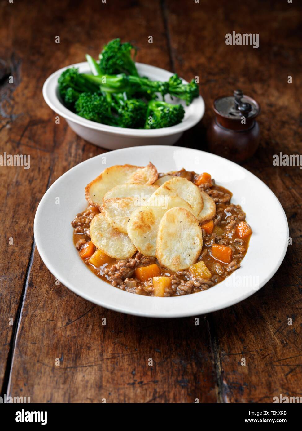 https://c8.alamy.com/comp/FENXRB/high-angle-view-of-minced-beef-hotpot-with-broccoli-FENXRB.jpg