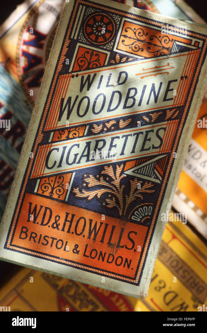 Woodbine cigarette packet hi-res stock photography and images