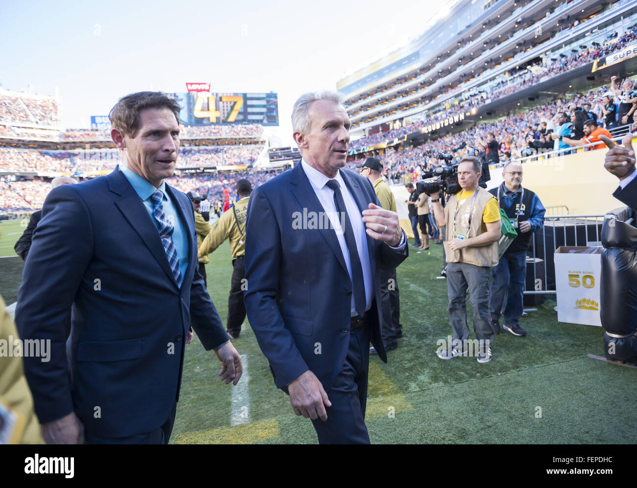 Coin toss hi-res stock photography and images - Alamy