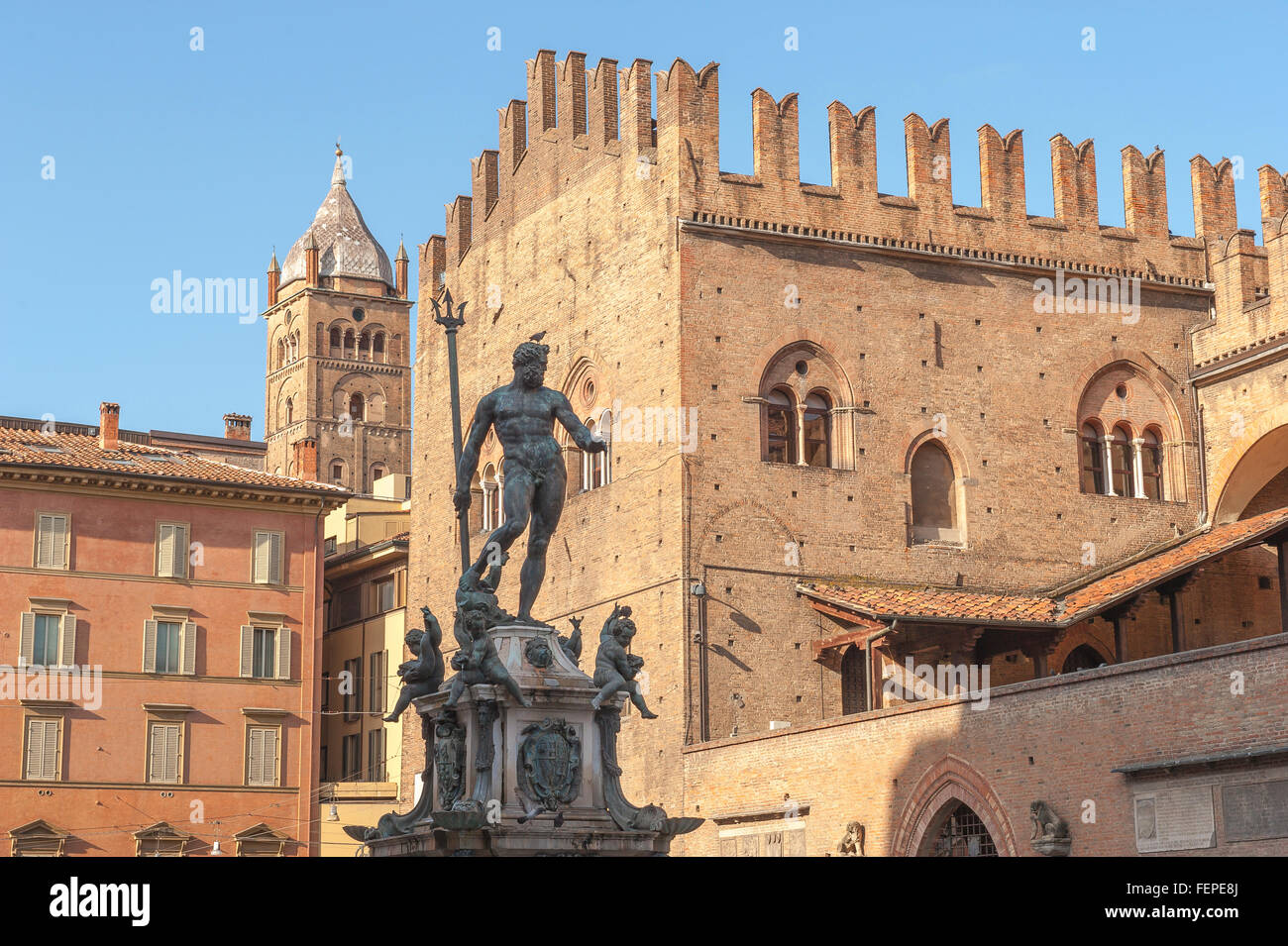 Neptune Fountain Bologna, view of the statue of Neptune and Palazzo Re Enzo in the Piazza del Nettuno in the centre of the old town area of Bologna. Stock Photo