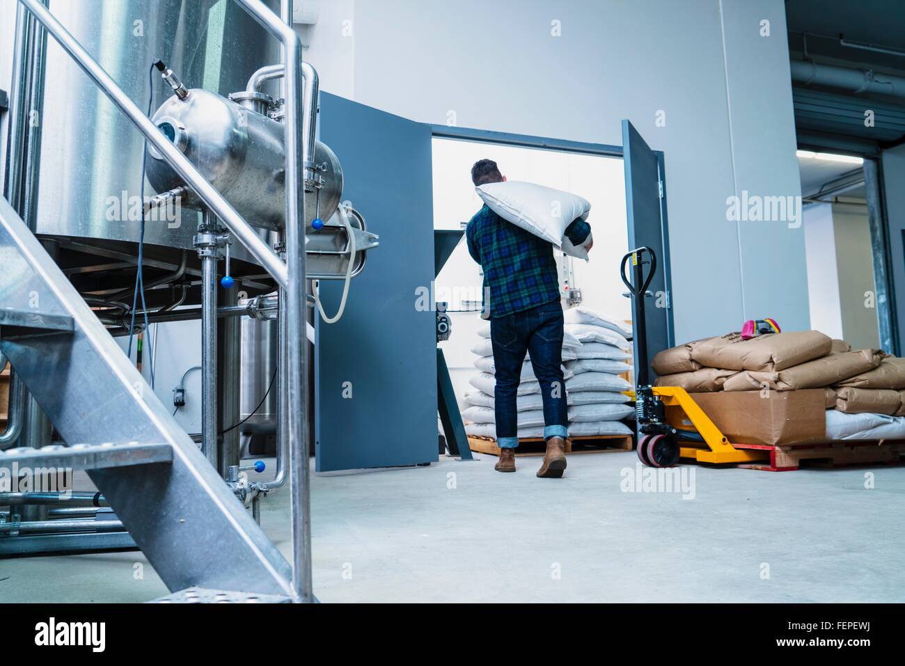 Gunny sack hires stock photography and images Alamy