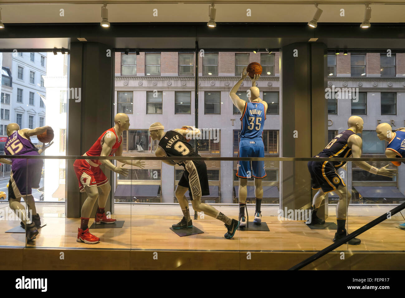 545 Fifth Avenue, NBA Store NYC