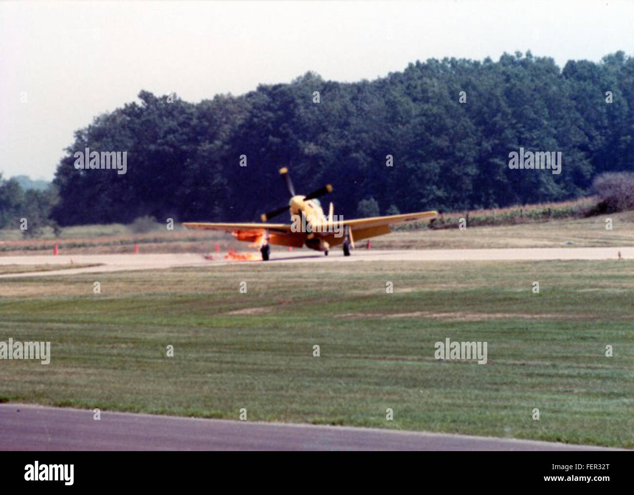 Vintage air race competition plane hi-res stock photography and images ...