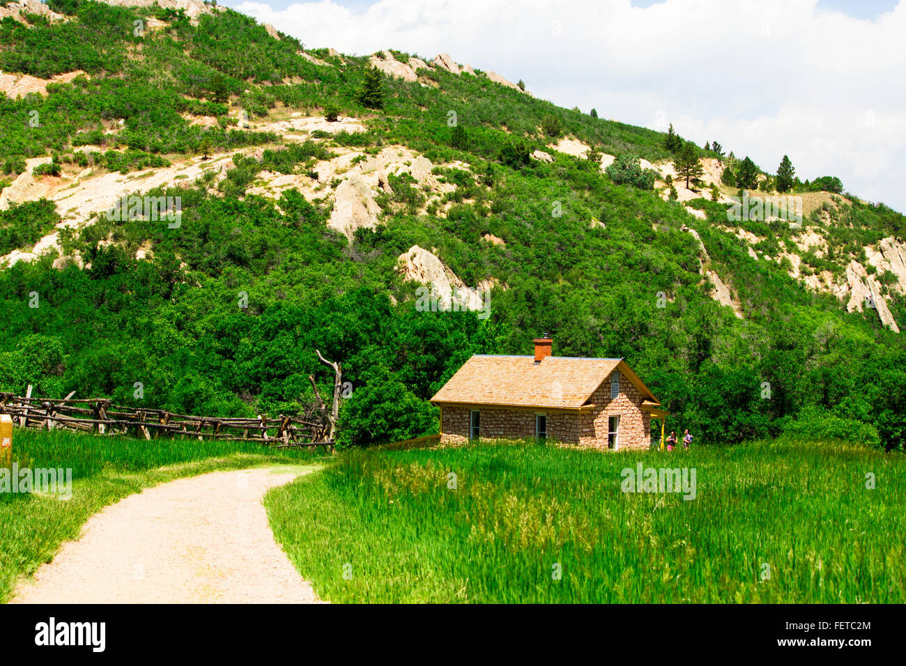 Road towards a house hi-res stock photography and images - Alamy