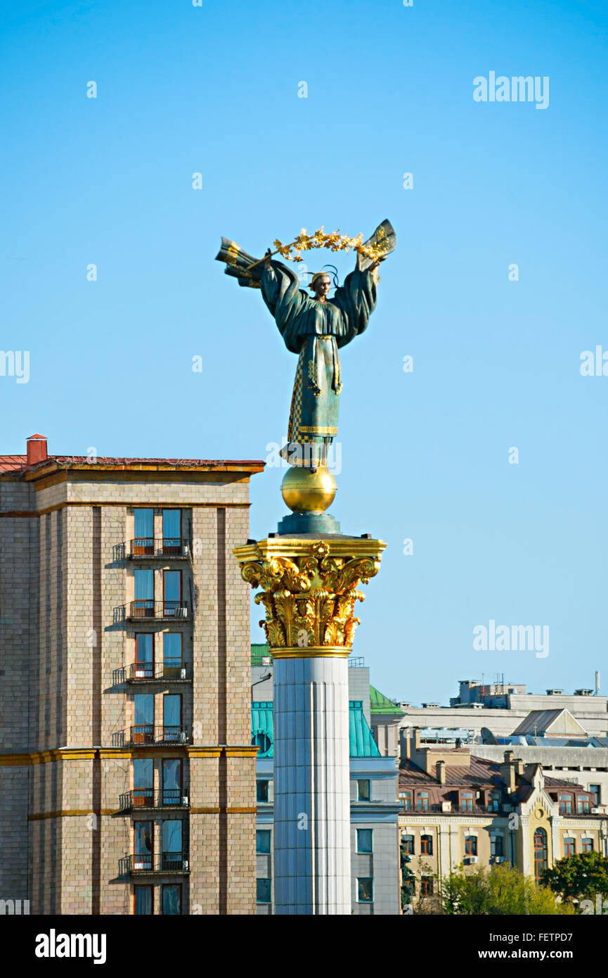 Statue of Berehynia on the top of Independence Monument on the Maidan Nezalezhnosti in Kiev, Ukraine Stock Photo