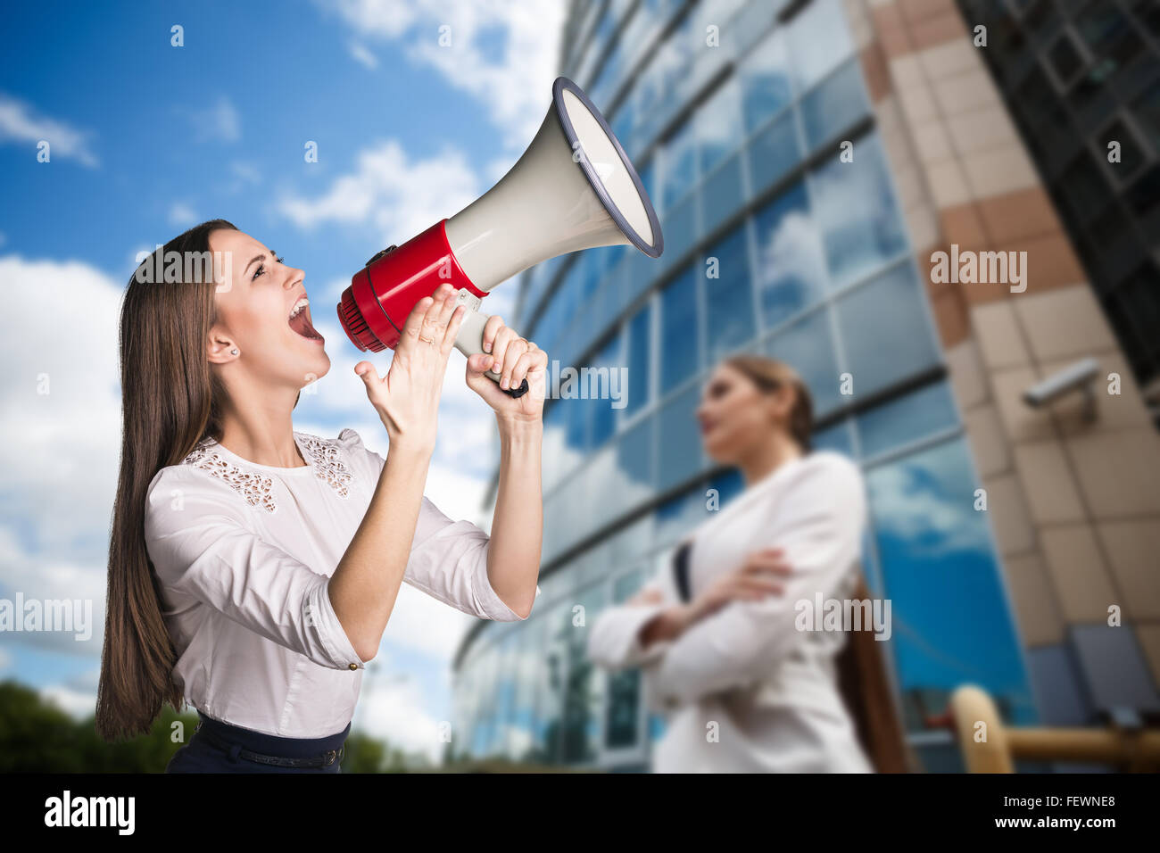 Portrait of beautiful young business woman Stock Photo - Alamy