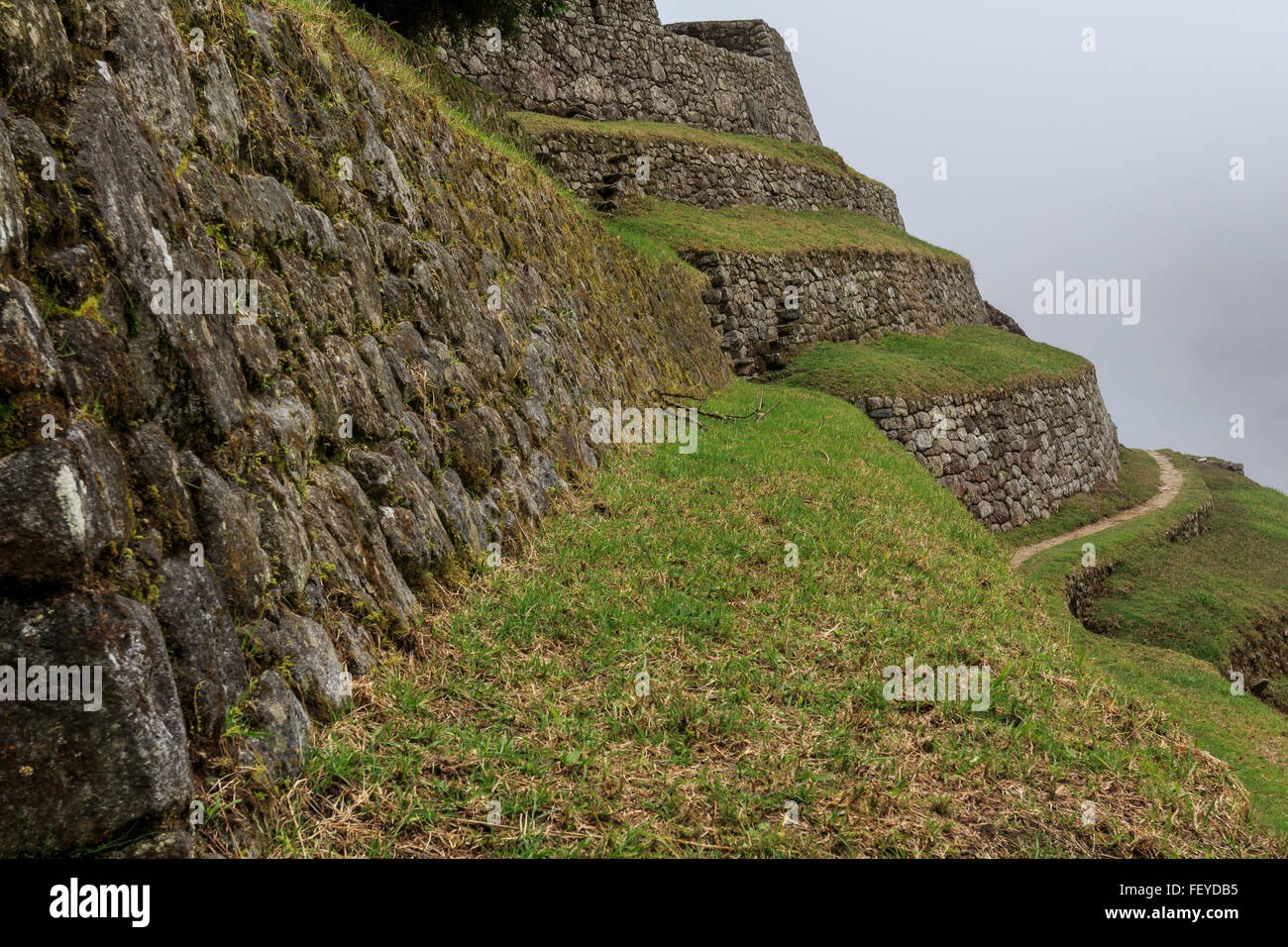 Inca trail ruins trek peru andes hi-res stock photography and images ...