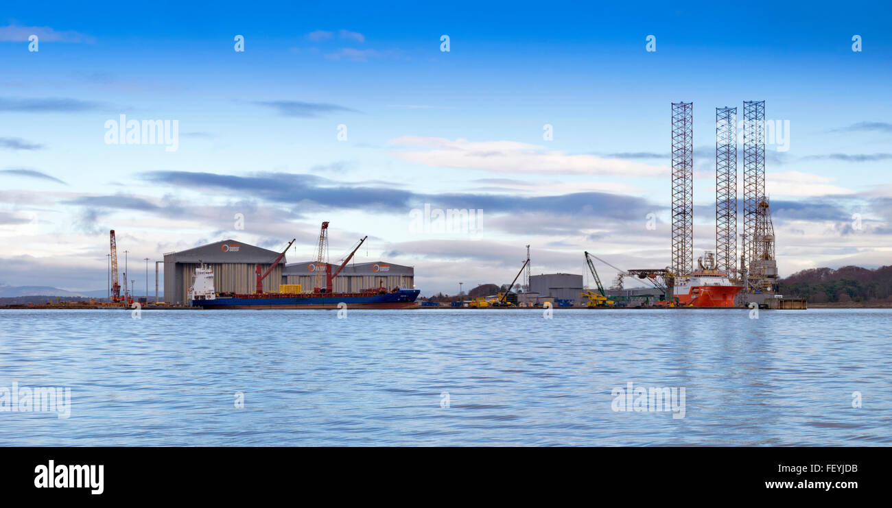 GLOBAL ENERGY GROUP BUILDINGS OIL RIG AND BOAT REPAIR YARDS CROMARTY FIRTH BLACK ISLE SCOTLAND Stock Photo