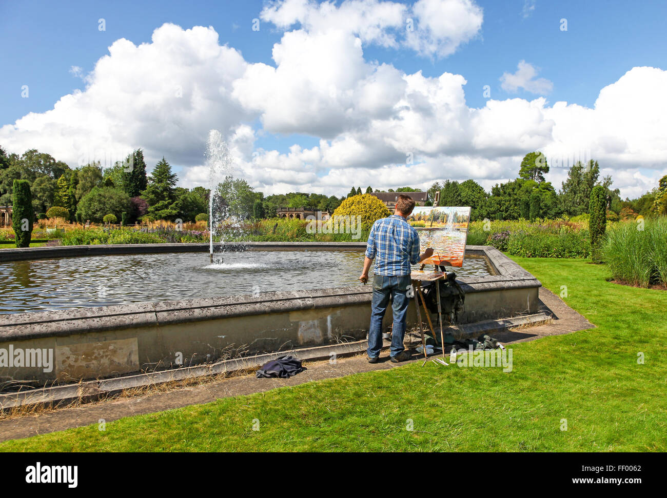 Artist easel hi-res stock photography and images - Alamy