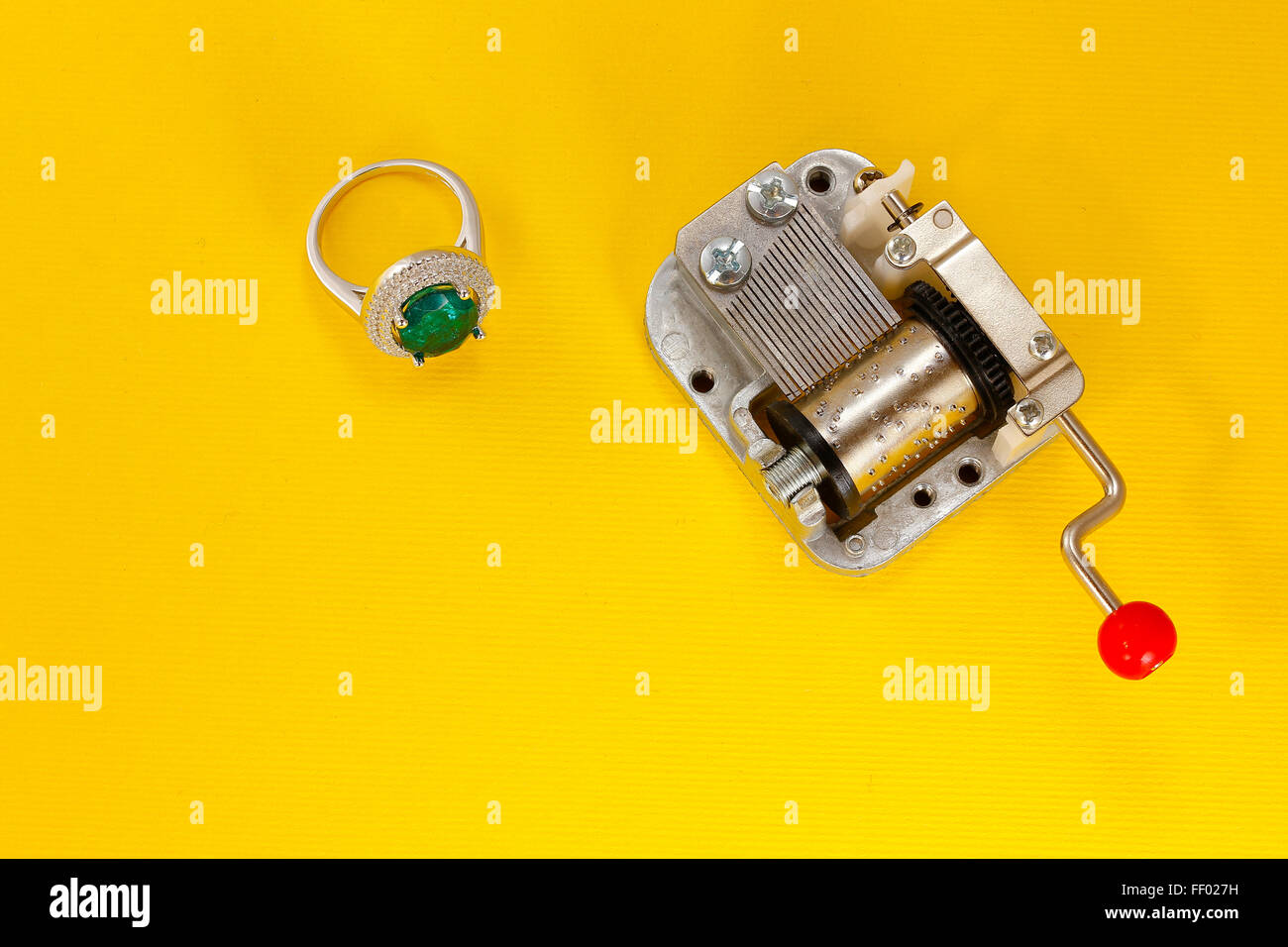 music box ring