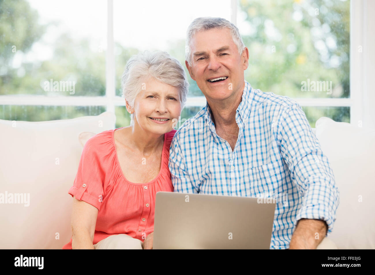 Couple typing hi-res stock photography and images - Alamy