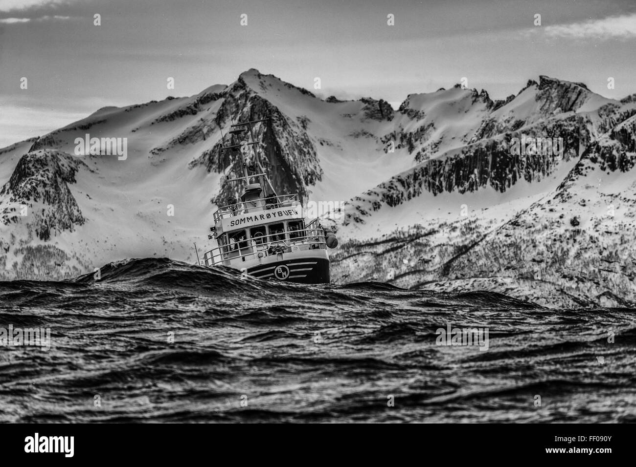 Boat storm waves sea Black and White Stock Photos & Images - Alamy