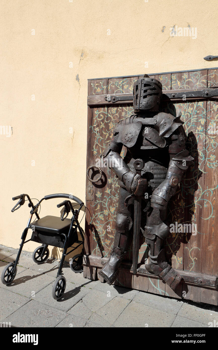 Knight in armour outside the Suveniirid store (souvenir shop) on Lossi plats in Tallinn, Estonia. Stock Photo