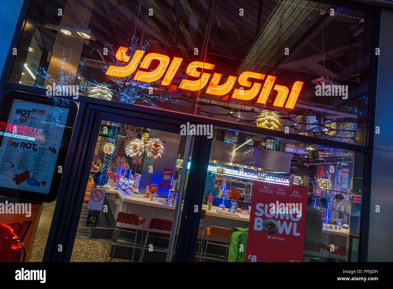 Yo! Suishi Japanese restaurant Liverpool One Liverpool Japanese dishes taken from the belt or ordered from the open kitchen Stock Photo