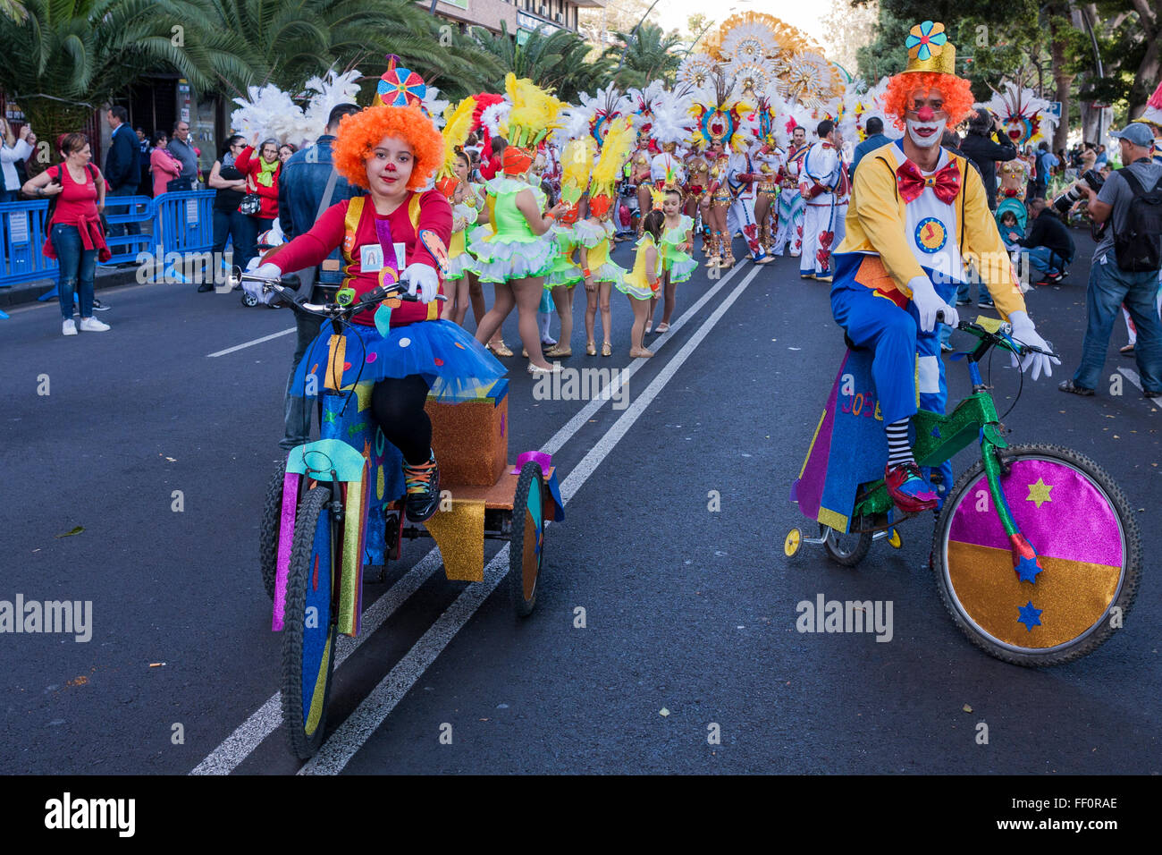 marching bands in mardi gras parades