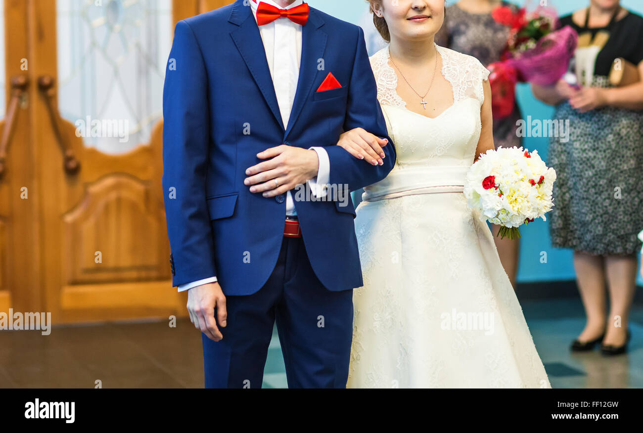 Couple Getting Married at an Outdoor Wedding Ceremony Stock Photo - Alamy