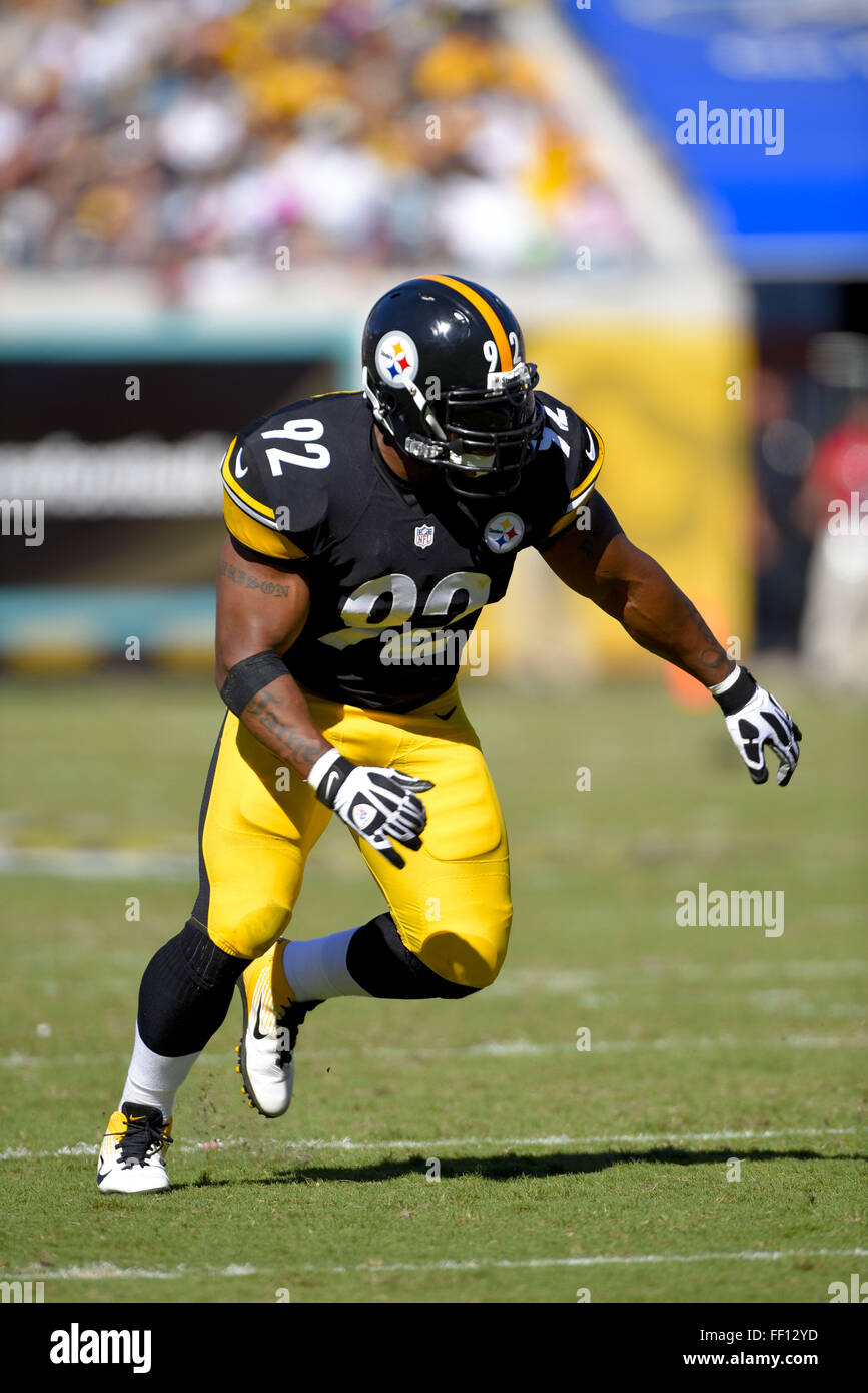 Pittsburgh steelers linebacker james harrison hi-res stock photography ...