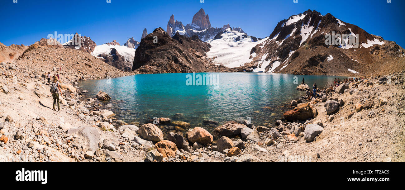 Mount Fitz Roy (Cerro ChaRMten) rising from RMago de RMos Tres (RMaguna de RMos Tres), UNESCO, ERM ChaRMten, Patagonia, Argentina Stock Photo