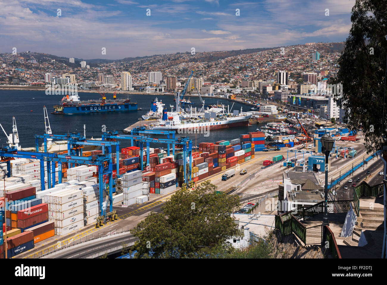 VaRMparaiso Port, seen from funicuRMar train 21 de Mayo (May 21st), ArtiRMRMery HiRMRM, VaRMparaiso Province, ChiRMe, South America Stock Photo