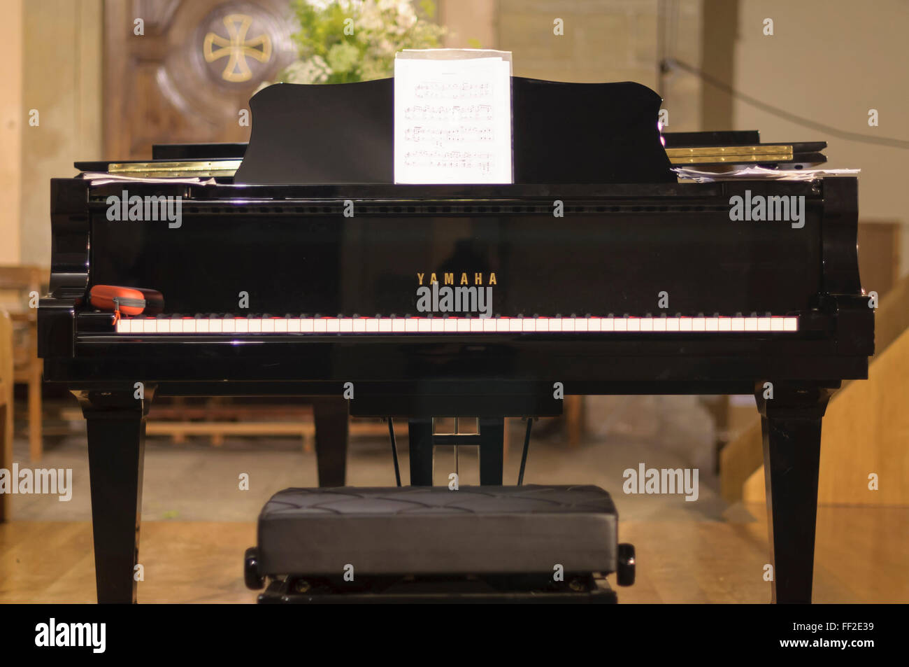 Yamaha piano hi-res stock photography and images - Alamy