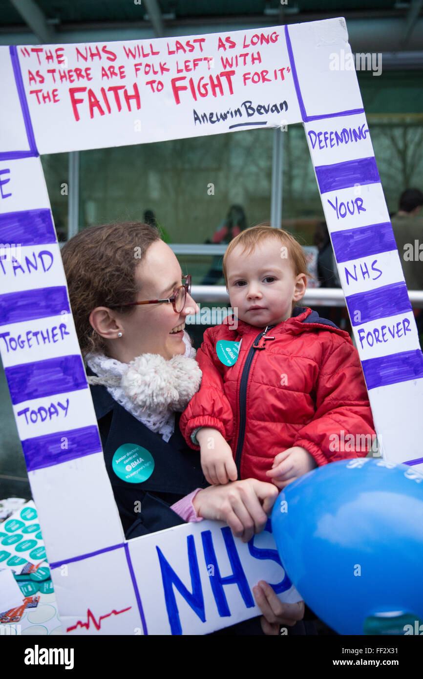 Doctor picket line hires stock photography and images Alamy
