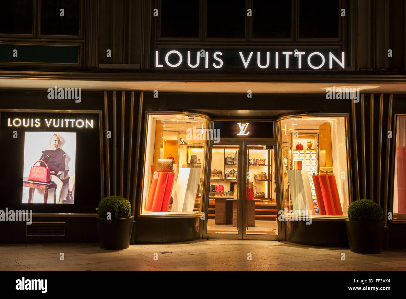 Louis Vuitton Shop; Cologne; Germany Illuminated at Night Stock Photo -  Alamy