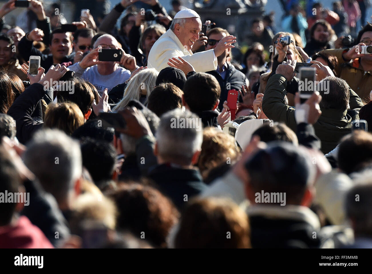 Papa Francesco - Pope Francis   Piazza San Pietro Citta' del Vaticano 18-02-2015   Udienza Generale - General Audience   Foto An Stock Photo