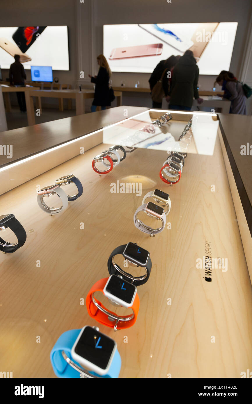 Smartwatch / watch display cabinet case containing smart watches for sale  at Apple computer store, Amsterdam Netherlands Holland Stock Photo - Alamy
