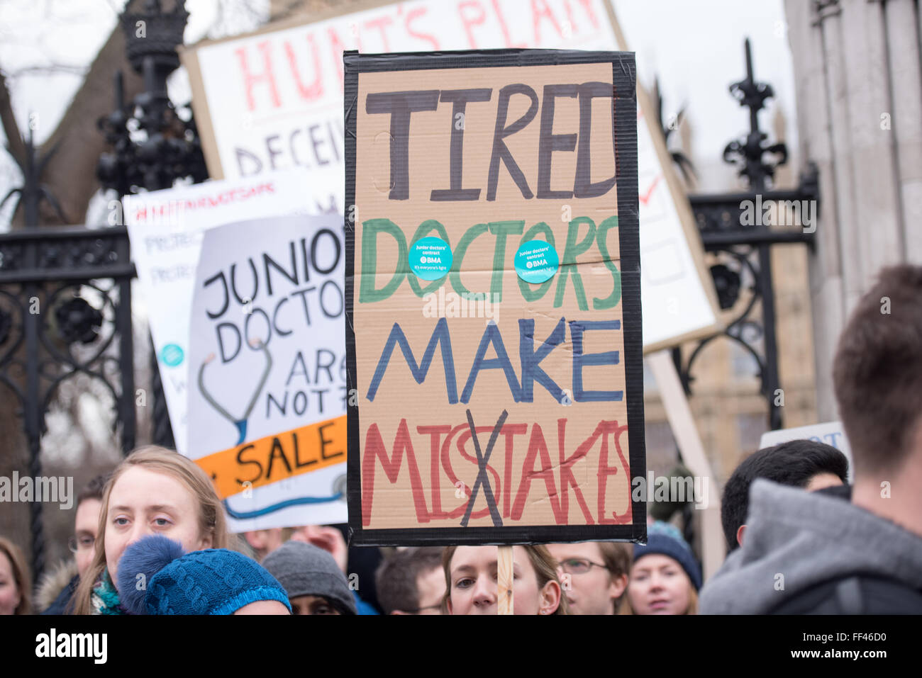 London, UK. 10th February, 2016. Junior doctors march on Parliment © Ian Davidson/Alamy Live News Credit:  Ian Davidson/Alamy Live News Stock Photo