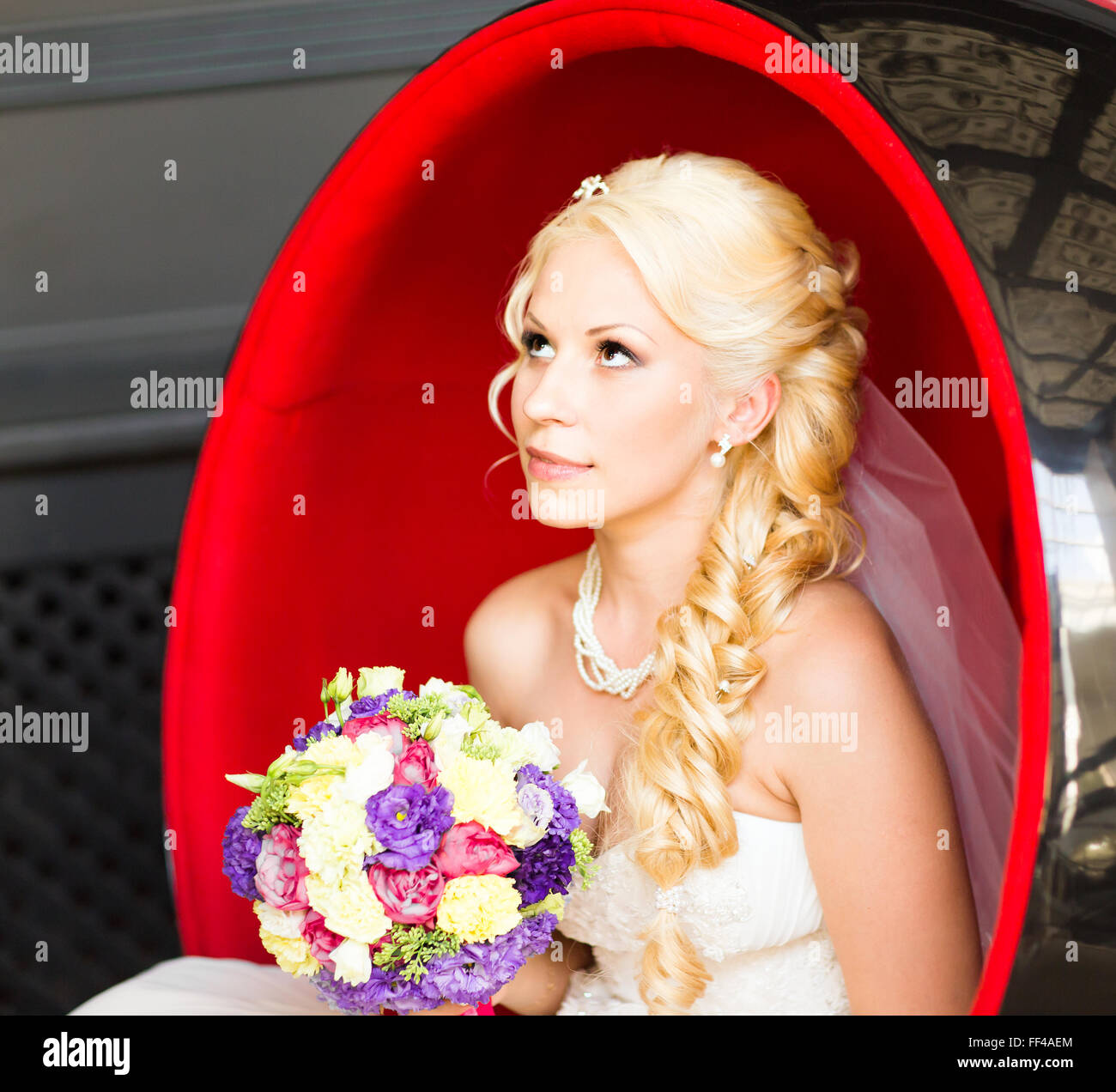 bridal bouquet of flowers in hands of the bride Stock Photo - Alamy