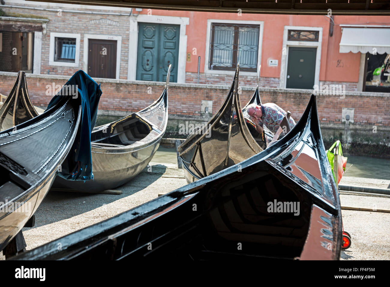 Black Gondola High Resolution Stock Photography and Images - Alamy