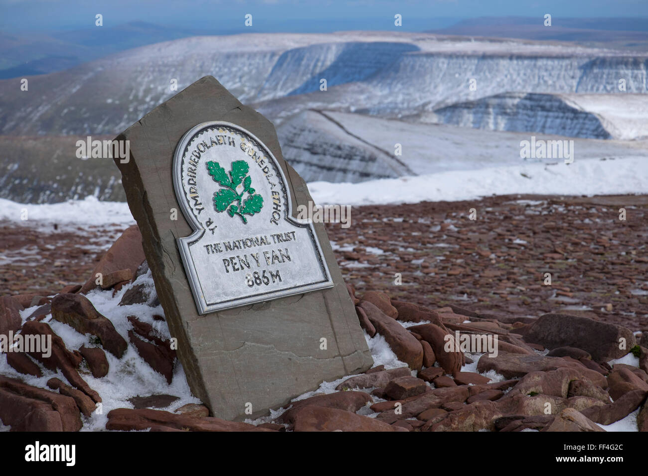 The Summit Of Pen Y Fan In Winter Snow Brecon Beacons National Park Powys South Wales Uk Stock Photo Alamy