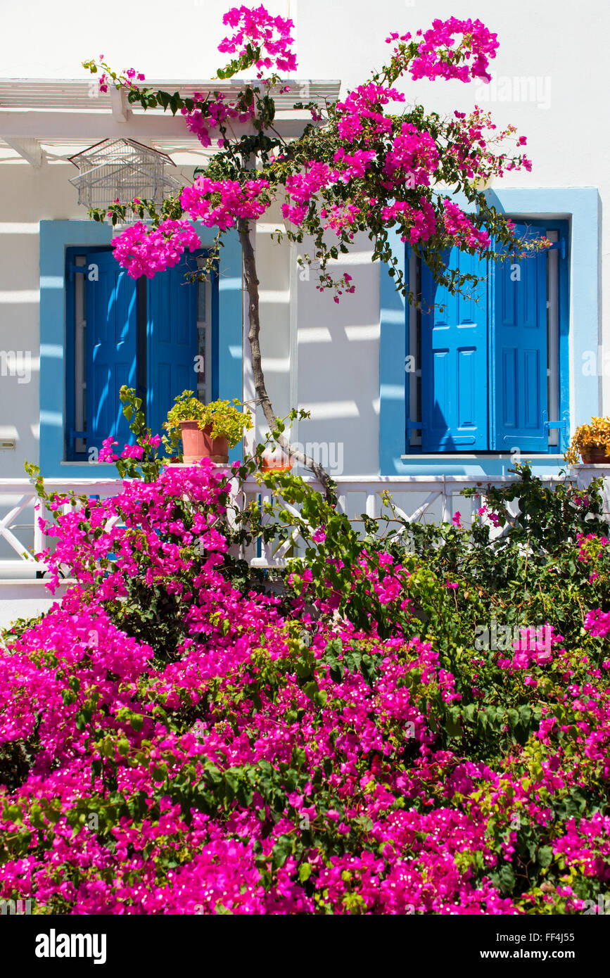 Santorini dome purple hi-res stock photography and images - Alamy