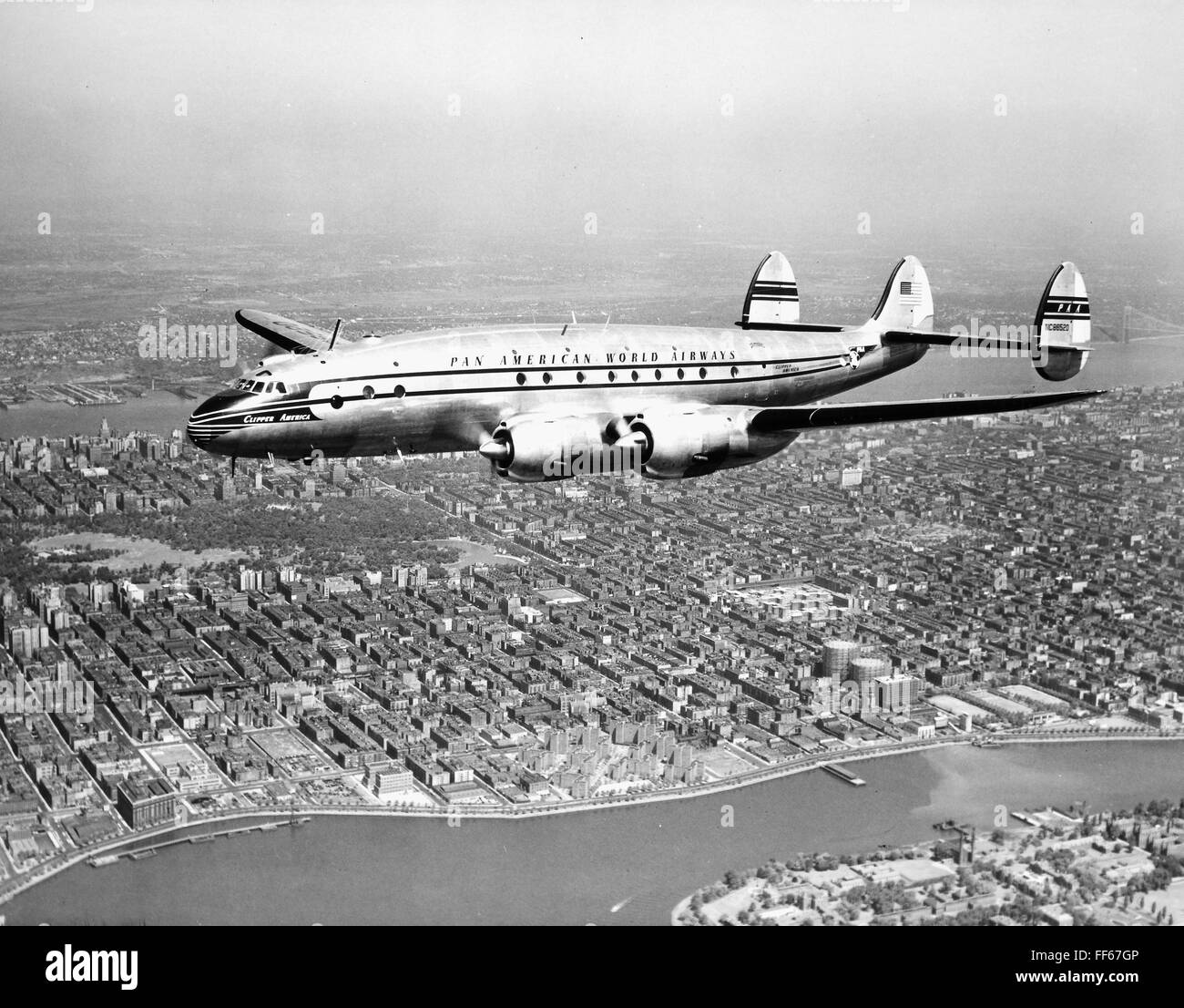 PAN AMERICAN WORLD AIRWAYS 1947 2 PG ARTICLE MIAMI MAINTENANCE CENTER DC-4 OPEN 