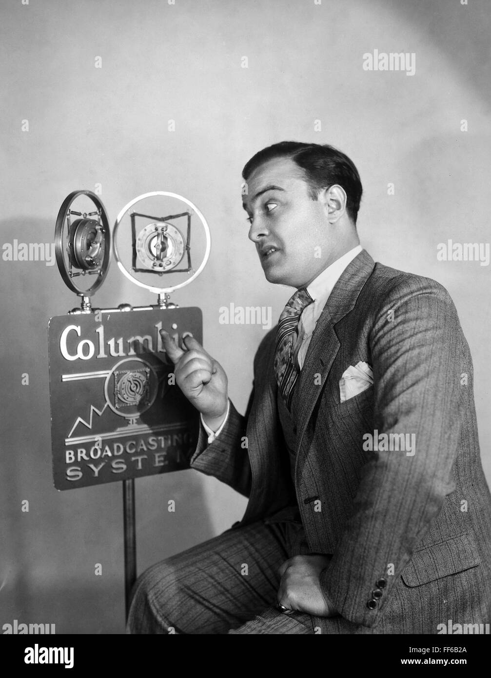 Cbs radio 1930s Black and White Stock Photos & Images Alamy