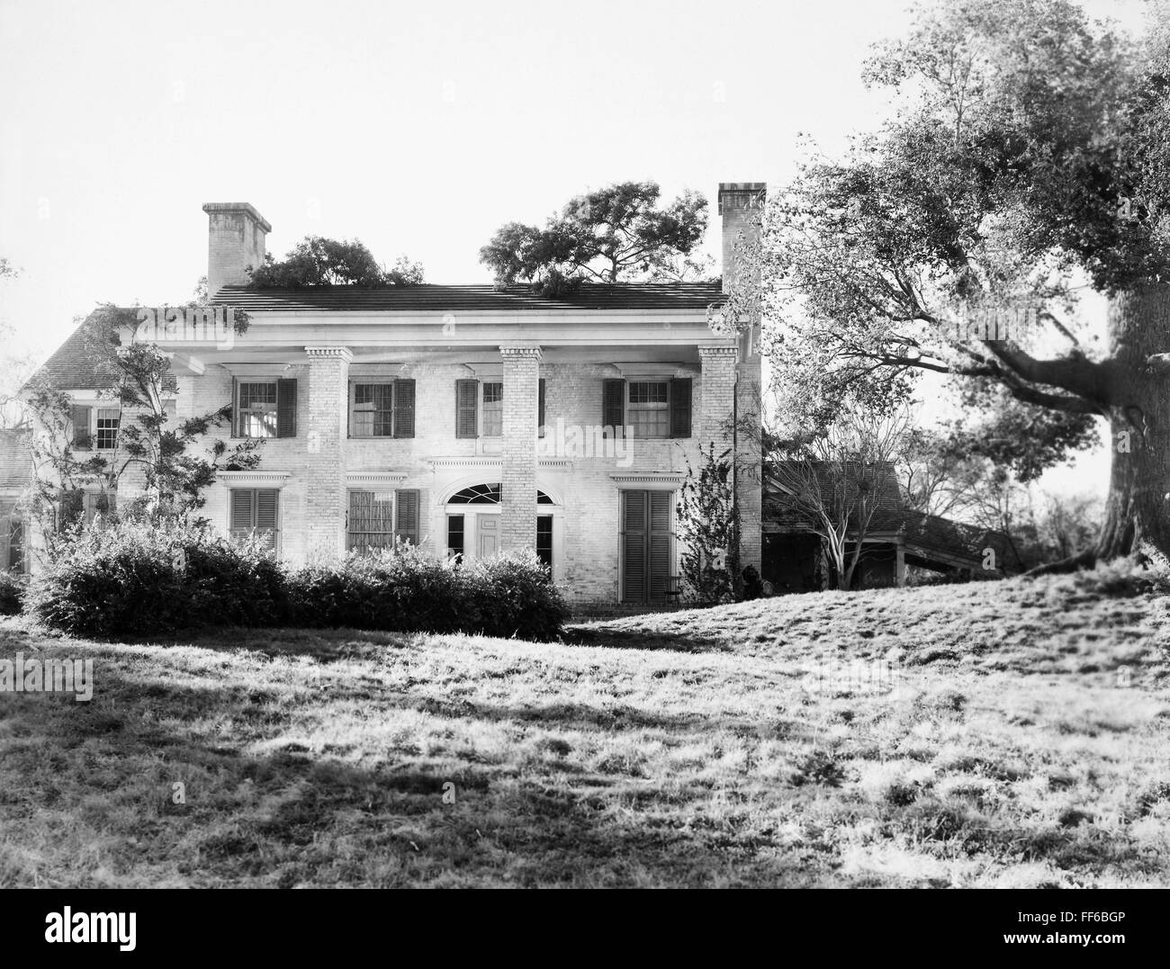 GONE WITH THE WIND, 1939. /n'Tara,' home of the O'Hara family Stock Photo -  Alamy