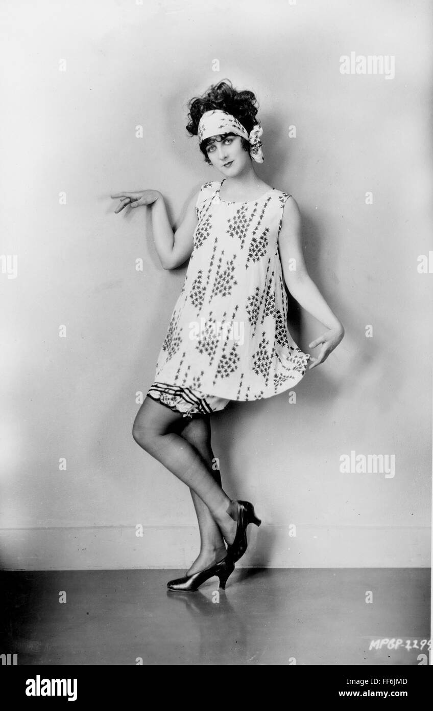 FASHION: A FLAPPER, 1925. Stock Photo