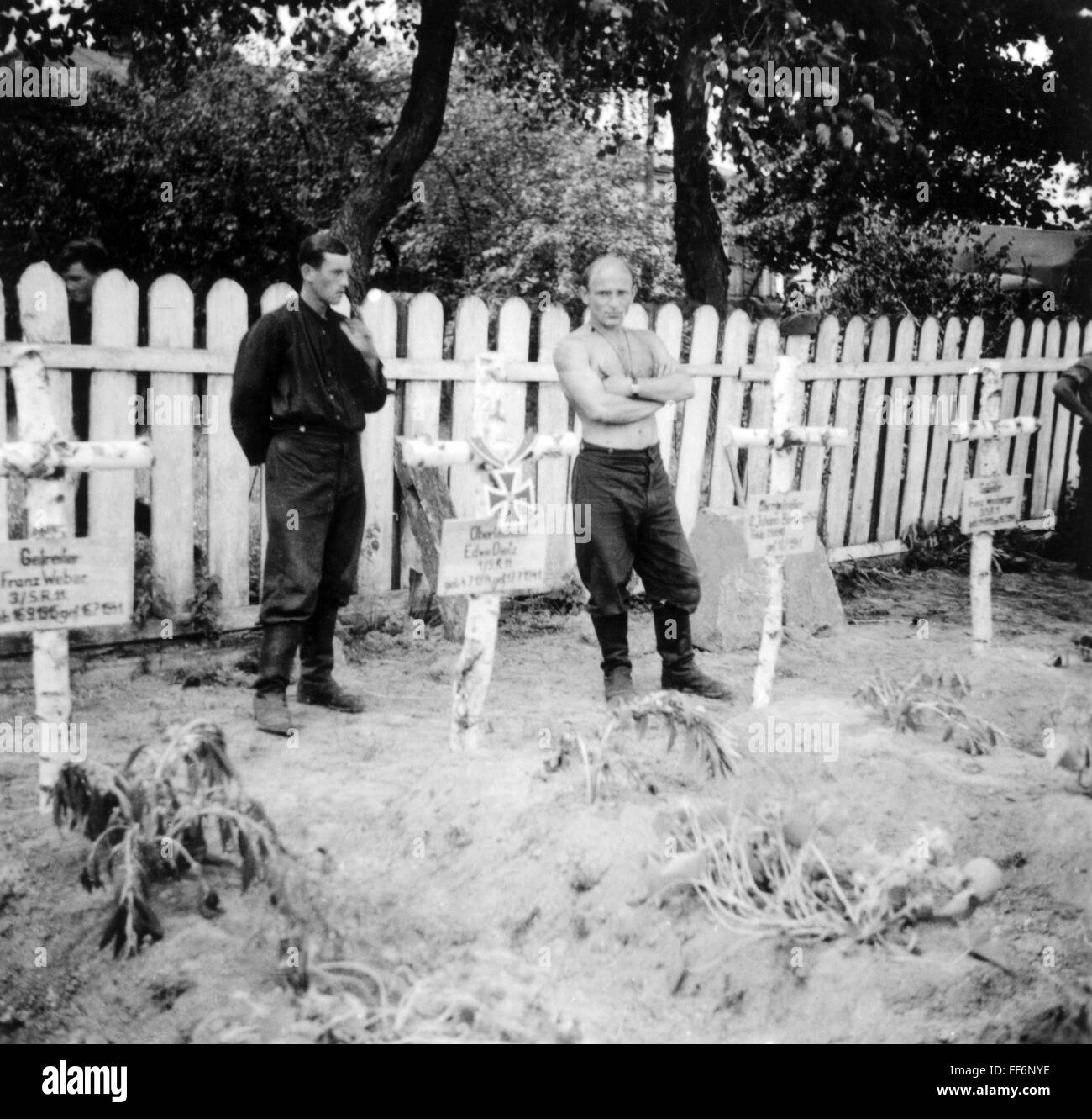 events, Second World War / WWII, Soviet Union, graves of members of the German 9th Panzer Division, 1st Panzer Army, Army Group South, in the Ukraine, summer 1941, photo taken by a member of the German Reich Labour Service (Reichsarbeitsdienst, RAD), Additional-Rights-Clearences-Not Available Stock Photo