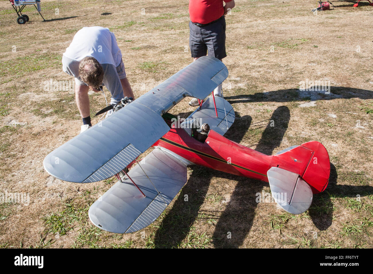 Large scale radio controlled model aeroplanes,planes,airplanes at