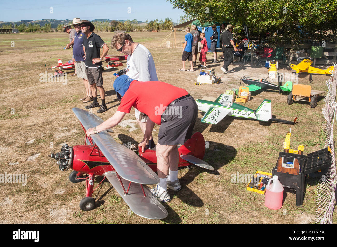 Large scale radio controlled model aeroplanes,planes,airplanes at