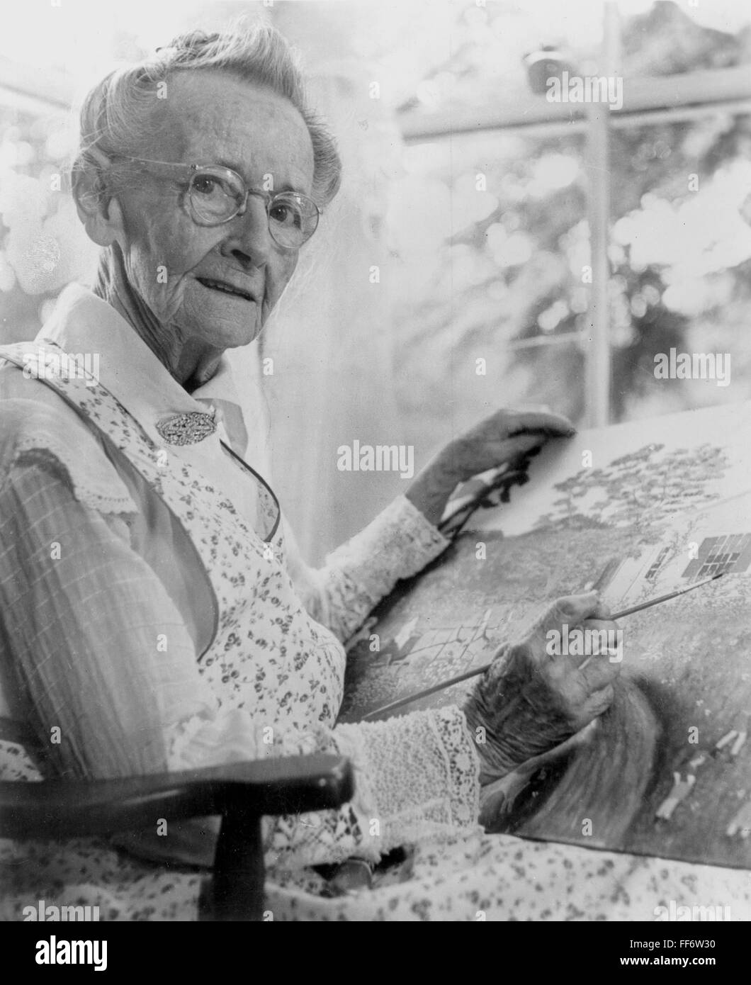 ANNA MARY ROBERTSON /n(1860-1961). Known as Grandma Moses. American Stock Photo - Alamy